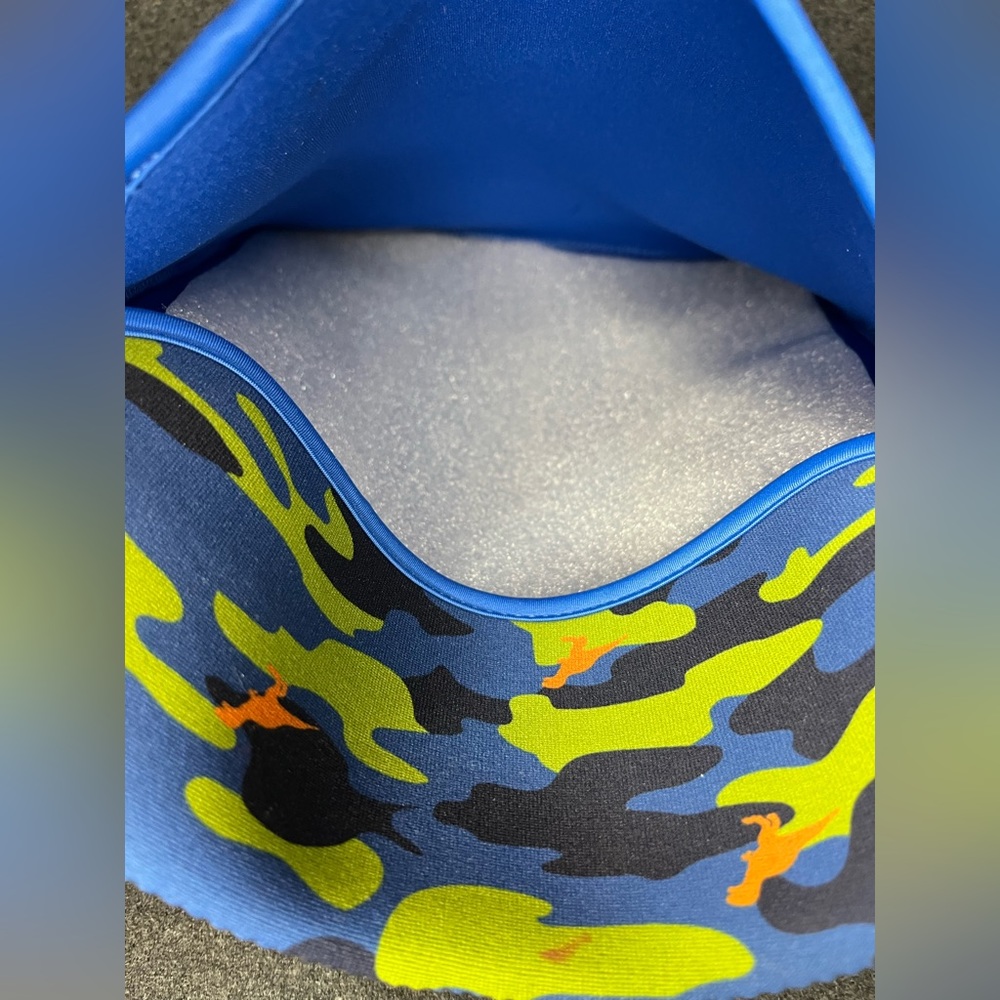 Tablet sleeve camouflage and dinosaurs